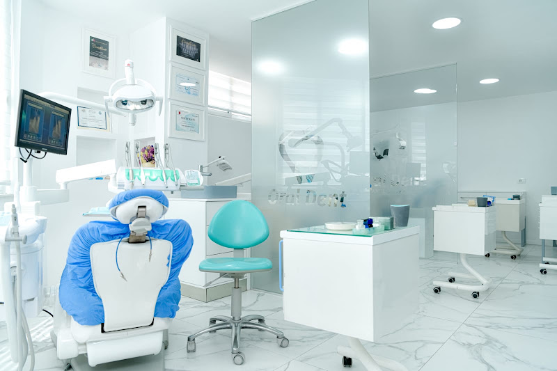 Oral Dent